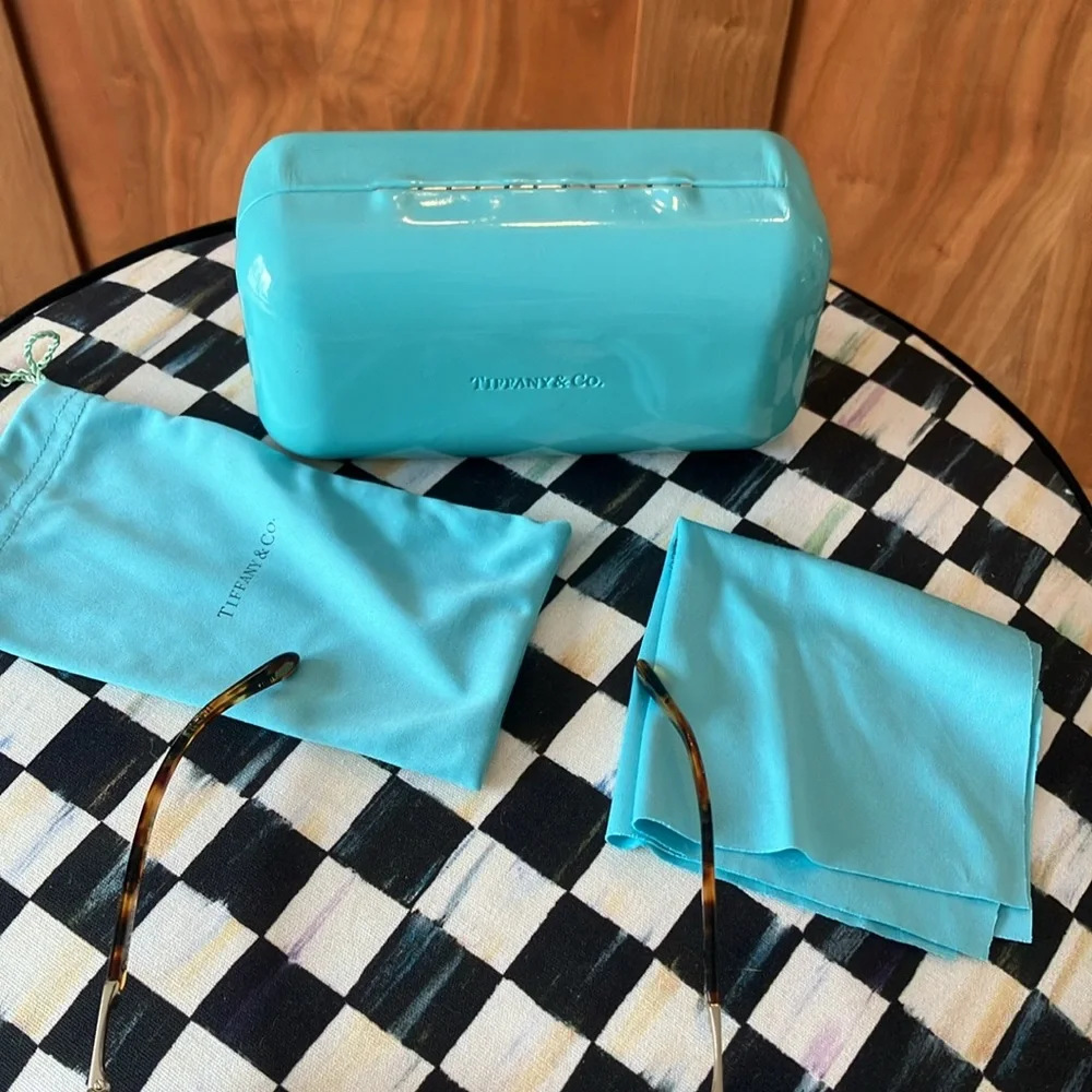 RARE Tiffany Key Sunglasses - Tortoise & Crystal 😍 - Picture 8 of 8